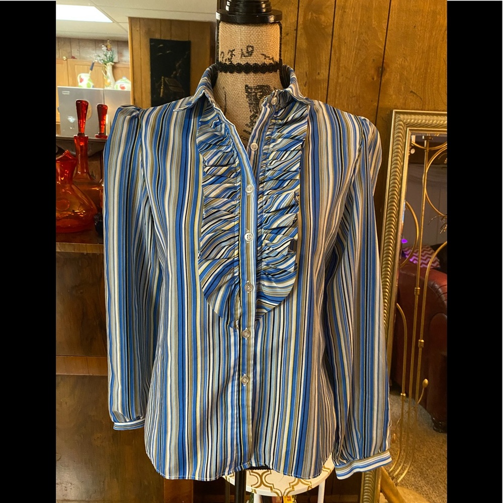 🤩Fantastic Vintage Button Down Blouse